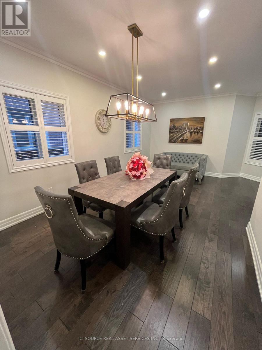 Upper - 419 Seneca Court, Newmarket, ON - Indoor Photo Showing Dining Room