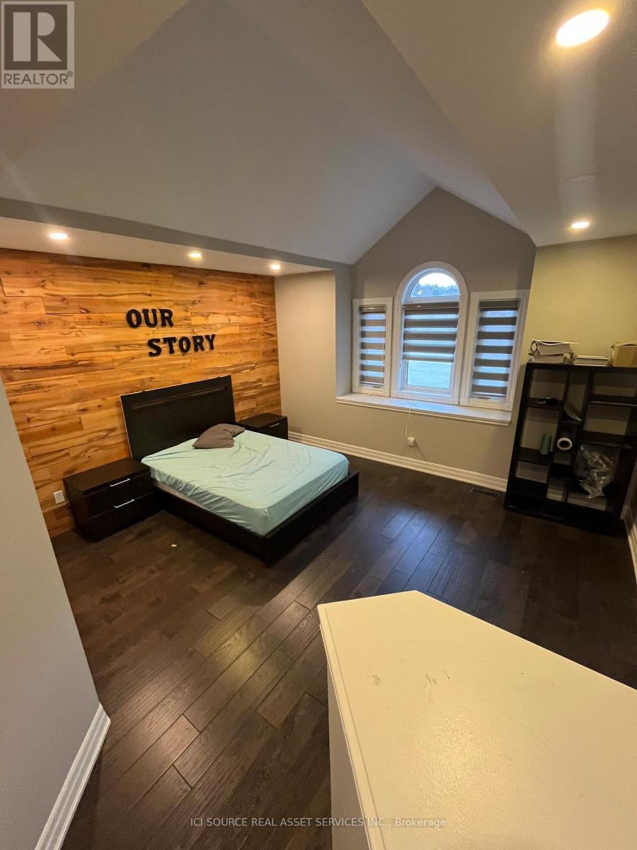 Upper - 419 Seneca Court, Newmarket, ON - Indoor Photo Showing Other Room