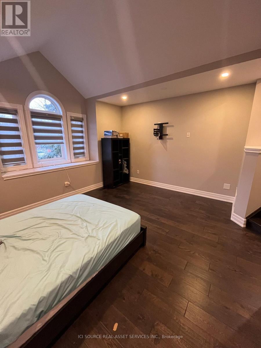 Upper - 419 Seneca Court, Newmarket, ON - Indoor Photo Showing Bedroom