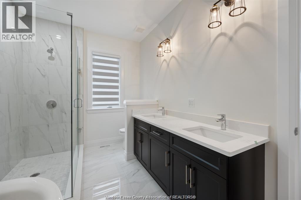 510 Veneto Street, Lakeshore, ON - Indoor Photo Showing Bathroom