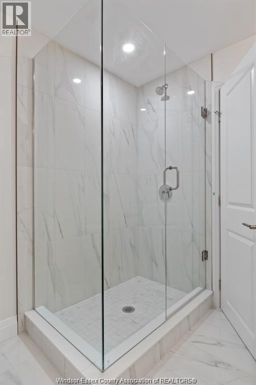 510 Veneto Street, Lakeshore, ON - Indoor Photo Showing Bathroom