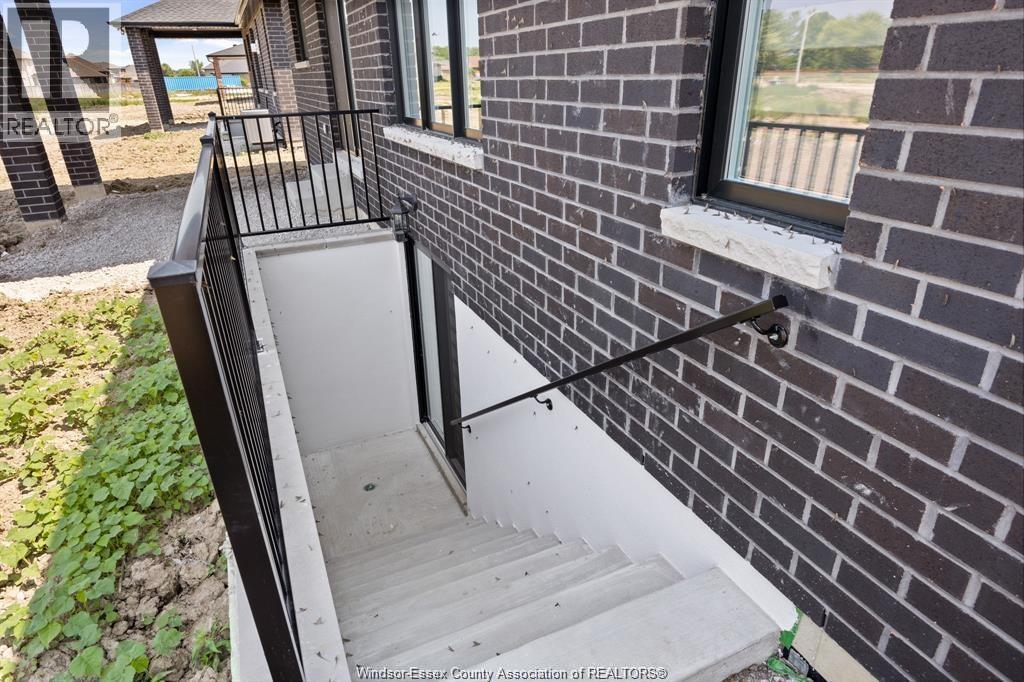 510 Veneto Street, Lakeshore, ON - Outdoor