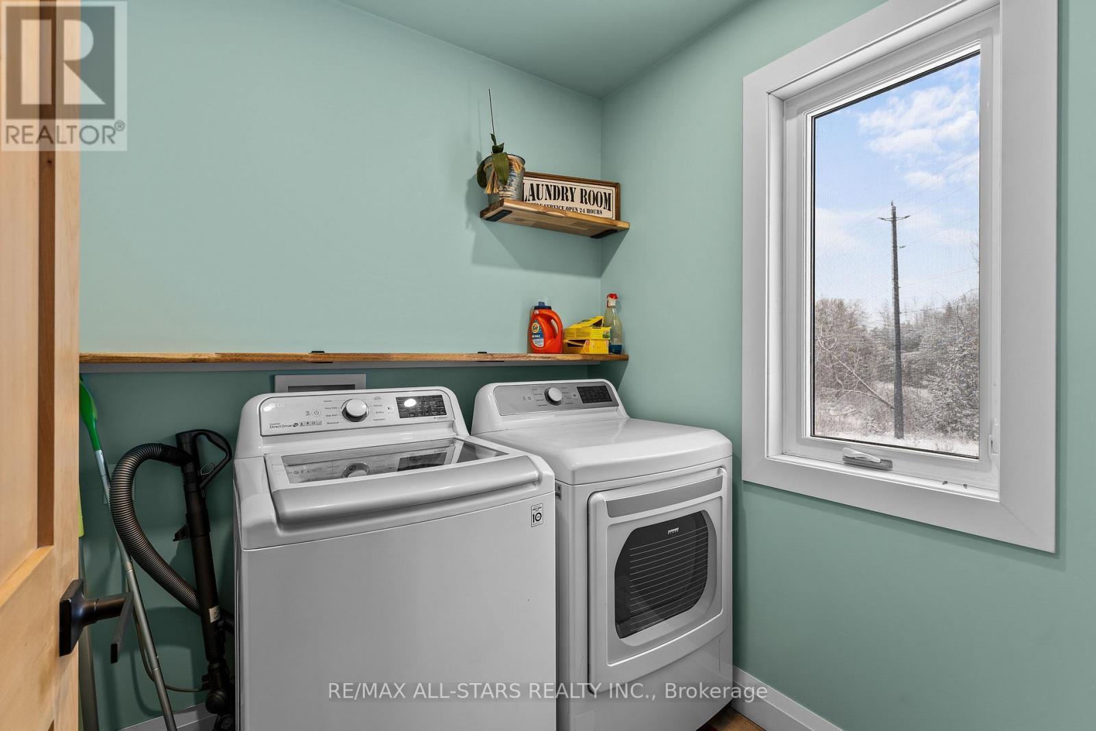 1062 Northline Road, Kawartha Lakes (Fenelon Falls), ON - Indoor Photo Showing Laundry Room