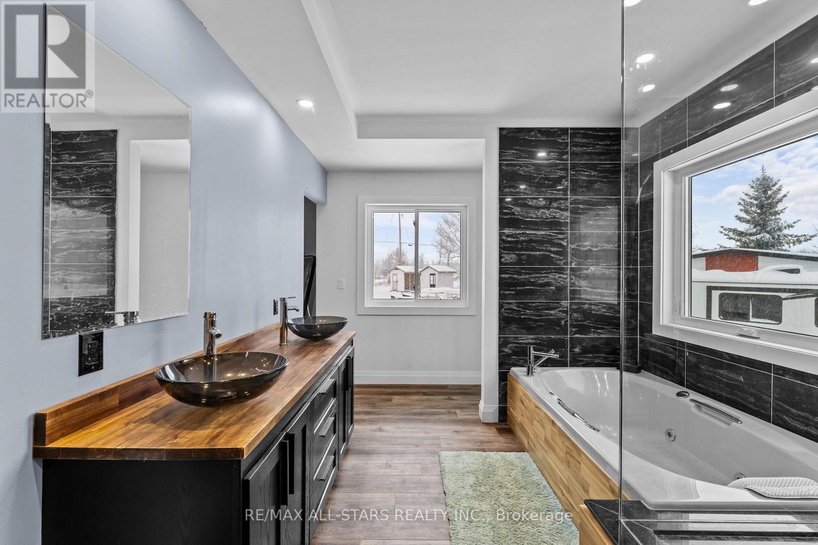 1062 Northline Road, Kawartha Lakes (Fenelon Falls), ON - Indoor Photo Showing Bathroom