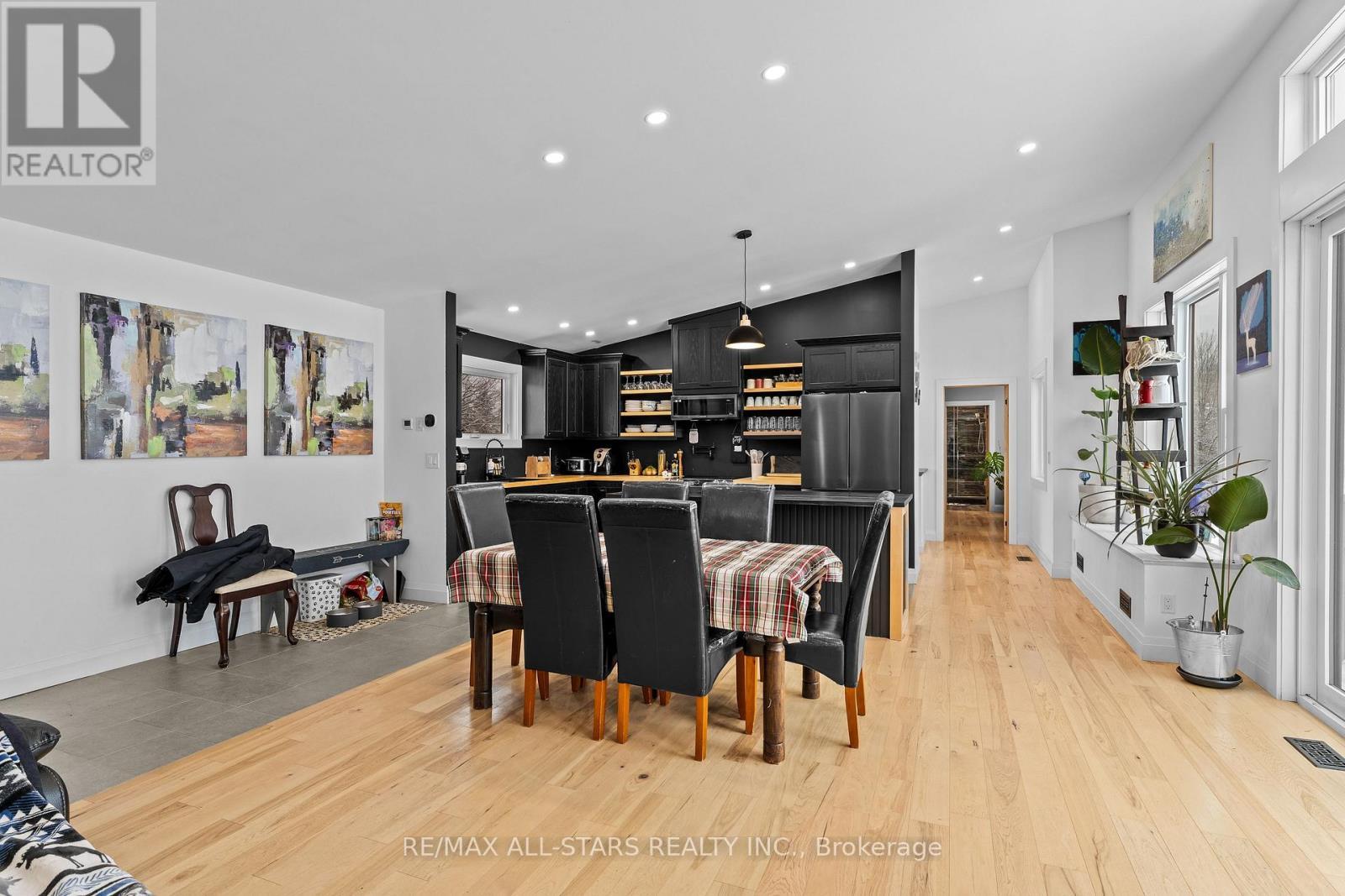 1062 Northline Road, Kawartha Lakes (Fenelon Falls), ON - Indoor Photo Showing Dining Room