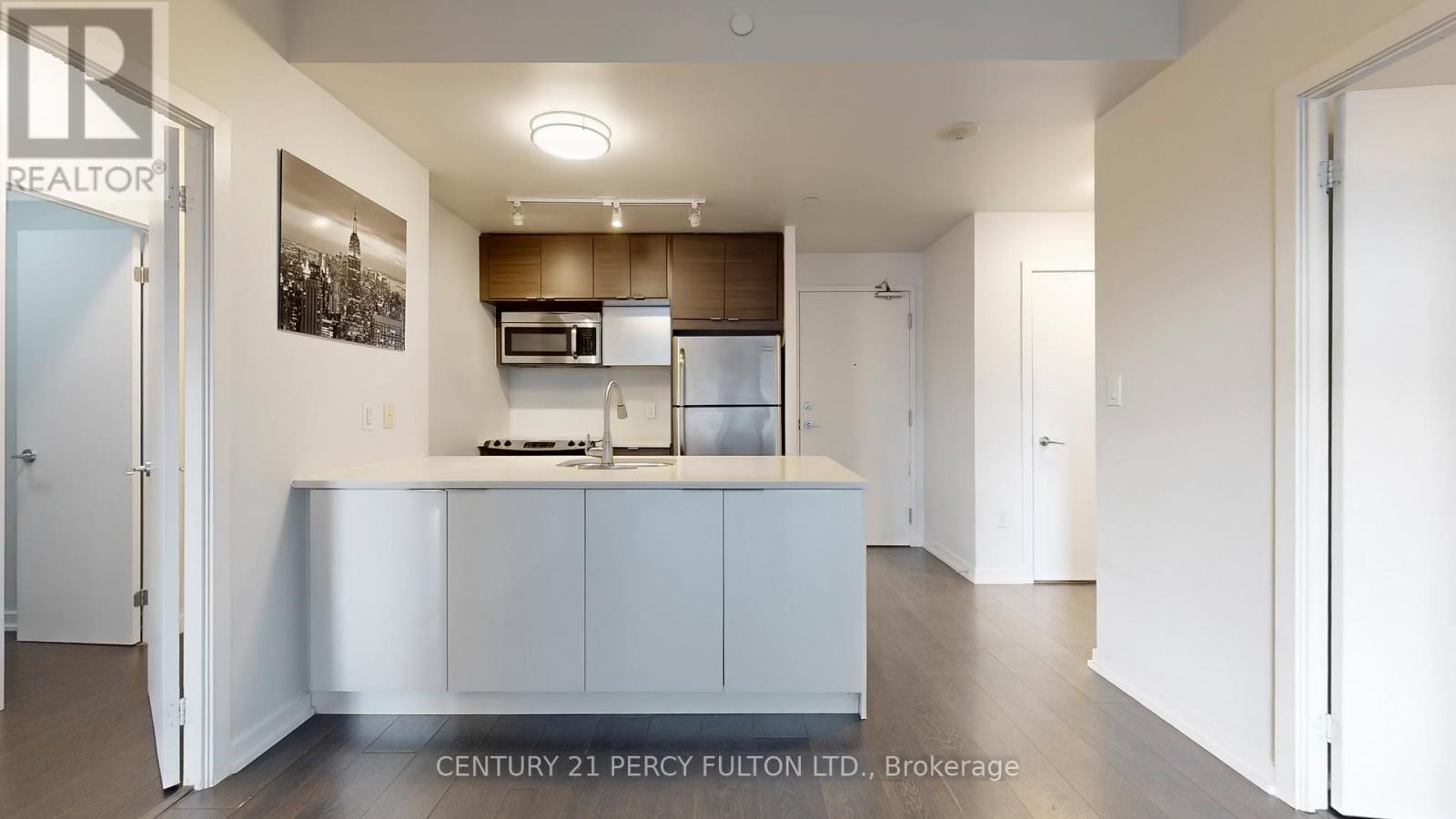 210 - 62 Forest Manor Road, Toronto, ON - Indoor Photo Showing Kitchen