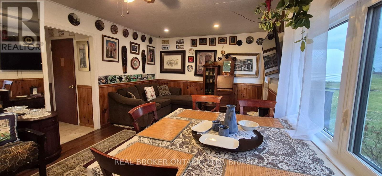 7315 Langstaff Road, Clarington, ON - Indoor Photo Showing Dining Room