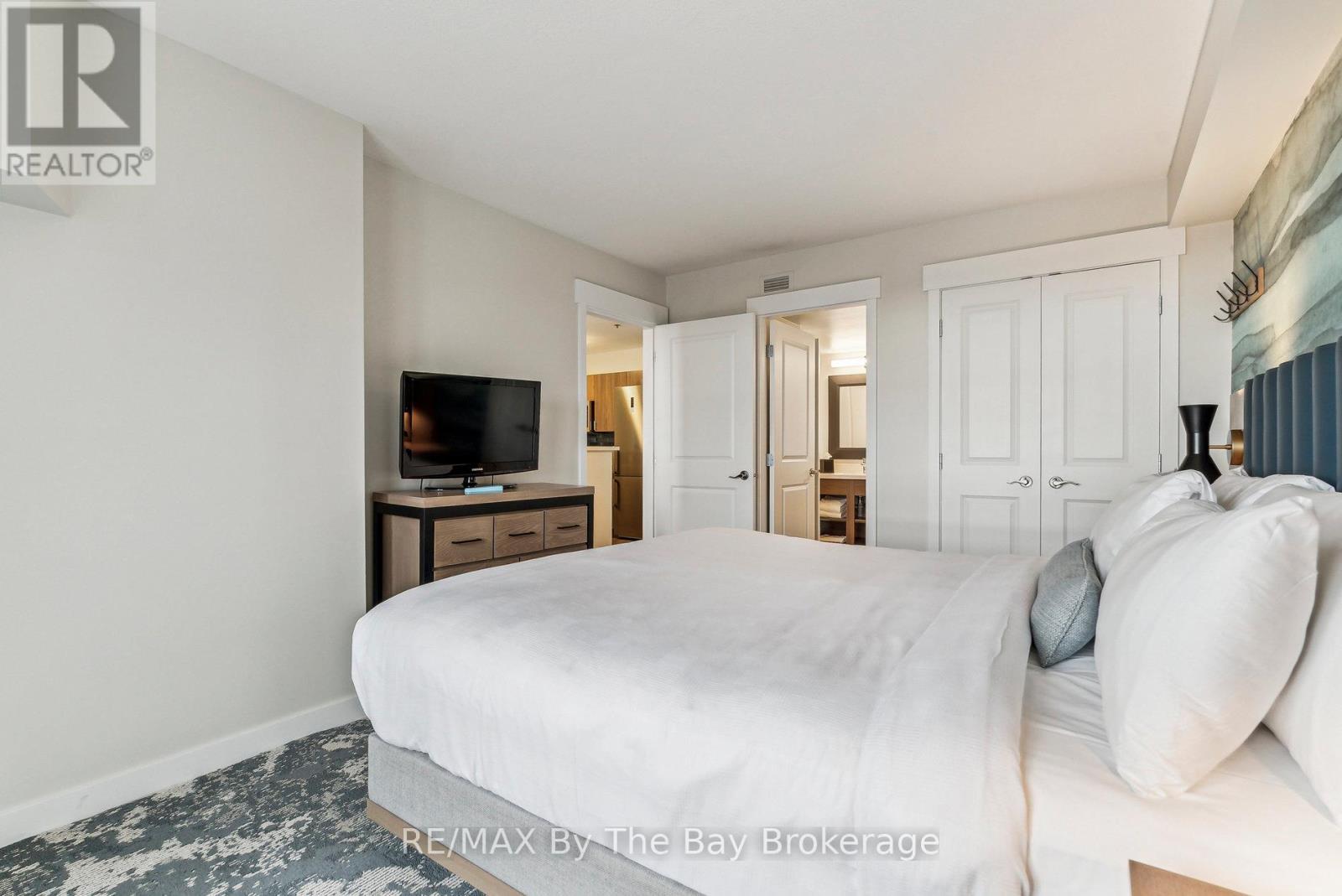 317 - 170 Jozo Weider Boulevard, Blue Mountains, ON - Indoor Photo Showing Bedroom