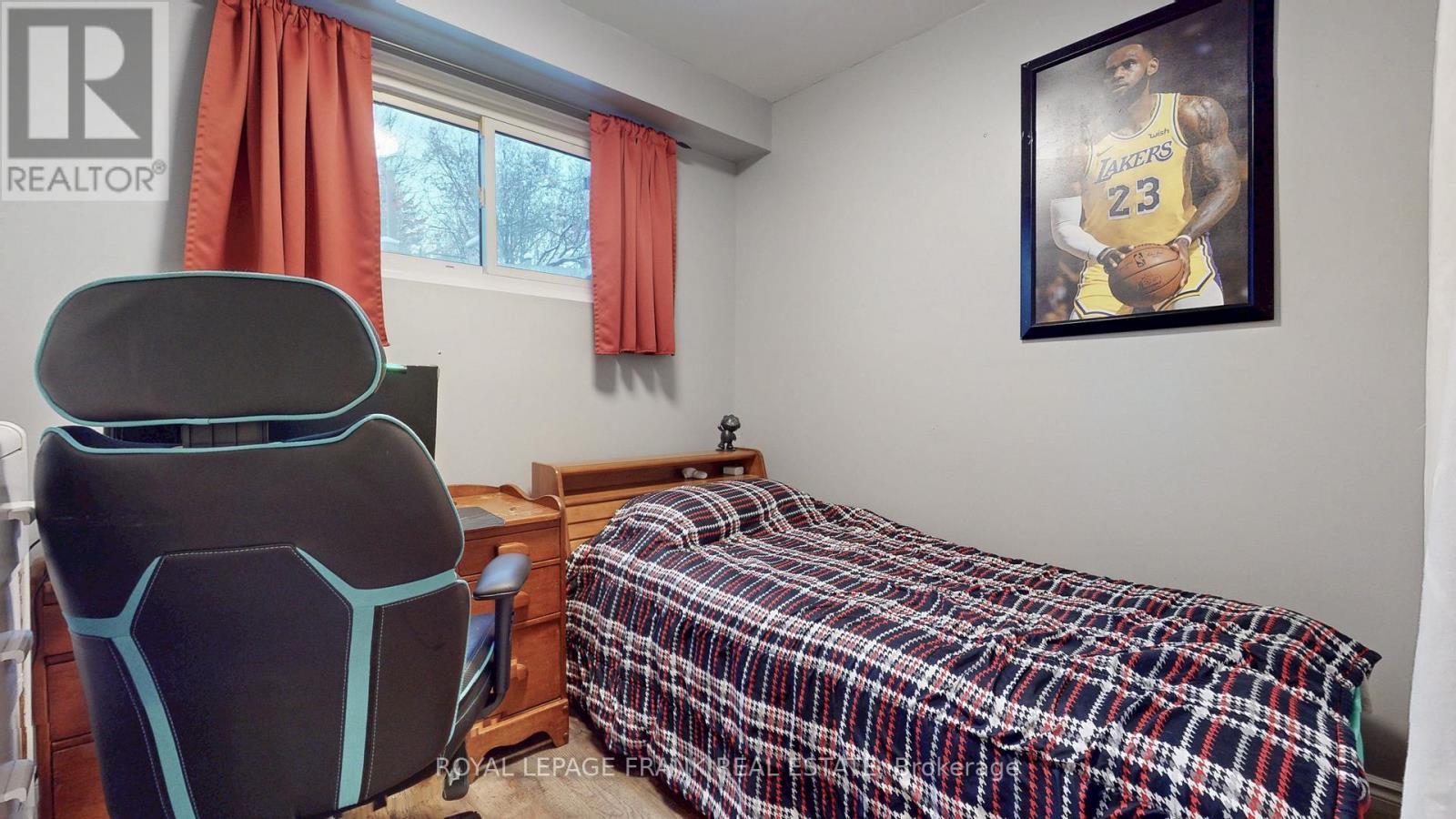 Guest Bedroom 4 - 732 Annapolis Avenue, Oshawa (Mclaughlin), ON - Indoor Photo Showing Bedroom