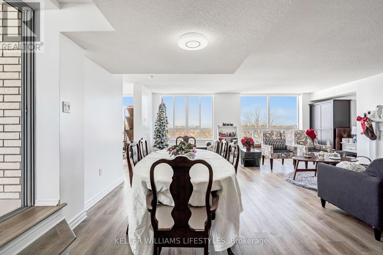 Lots of natural light - 802 - 1510 Richmond Street, London North (North G), ON - Indoor