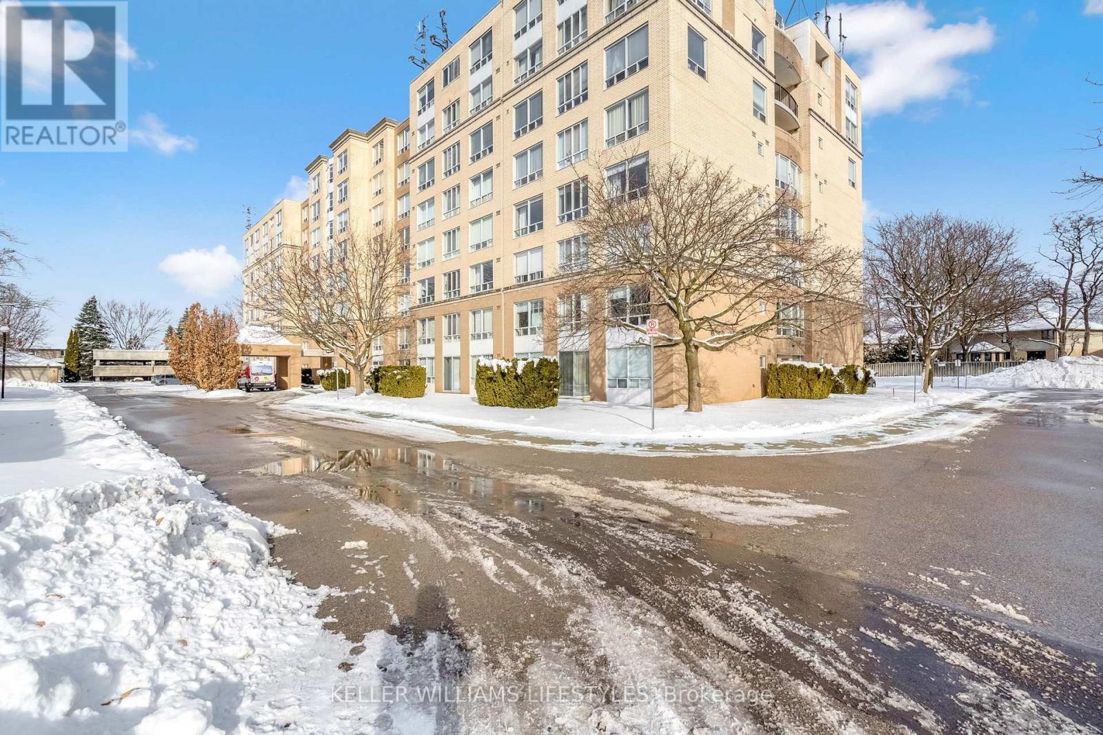 802 - 1510 Richmond Street, London North (North G), ON - Outdoor With Facade