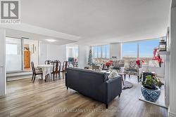 Living room/Dining room -