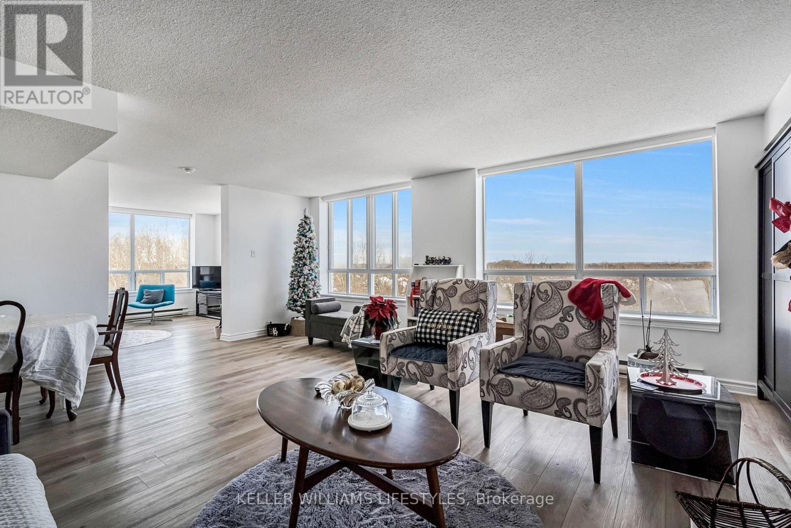 802 - 1510 Richmond Street, London North (North G), ON - Indoor Photo Showing Living Room