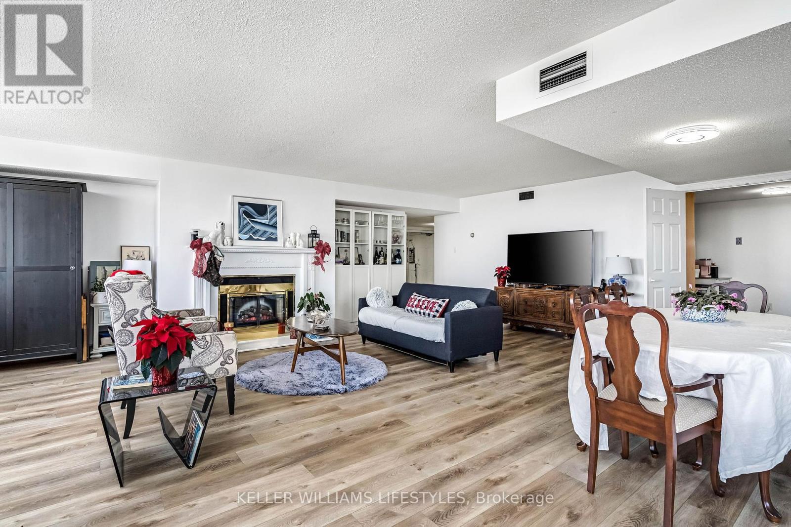 802 - 1510 Richmond Street, London North (North G), ON - Indoor With Fireplace