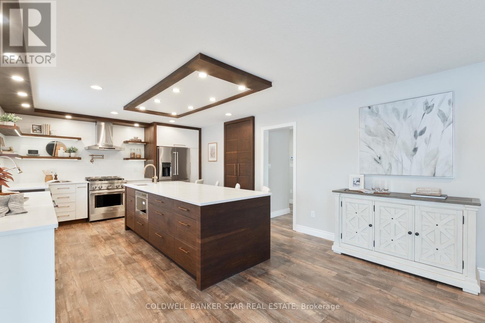 5229 Wales Crescent, Malahide (Copenhagen), ON - Indoor Photo Showing Kitchen