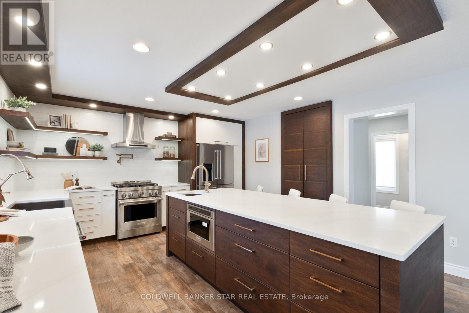 5229 Wales Crescent, Malahide (Copenhagen), ON - Indoor Photo Showing Kitchen With Stainless Steel Kitchen With Upgraded Kitchen