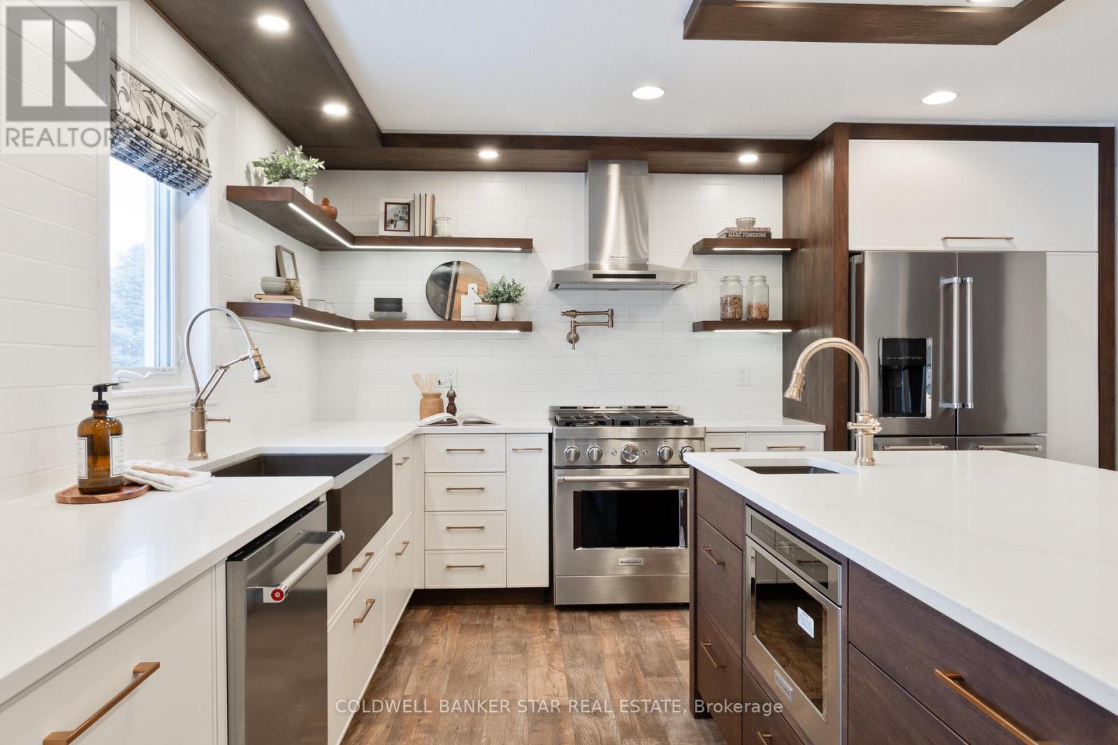 5229 Wales Crescent, Malahide (Copenhagen), ON - Indoor Photo Showing Kitchen With Upgraded Kitchen