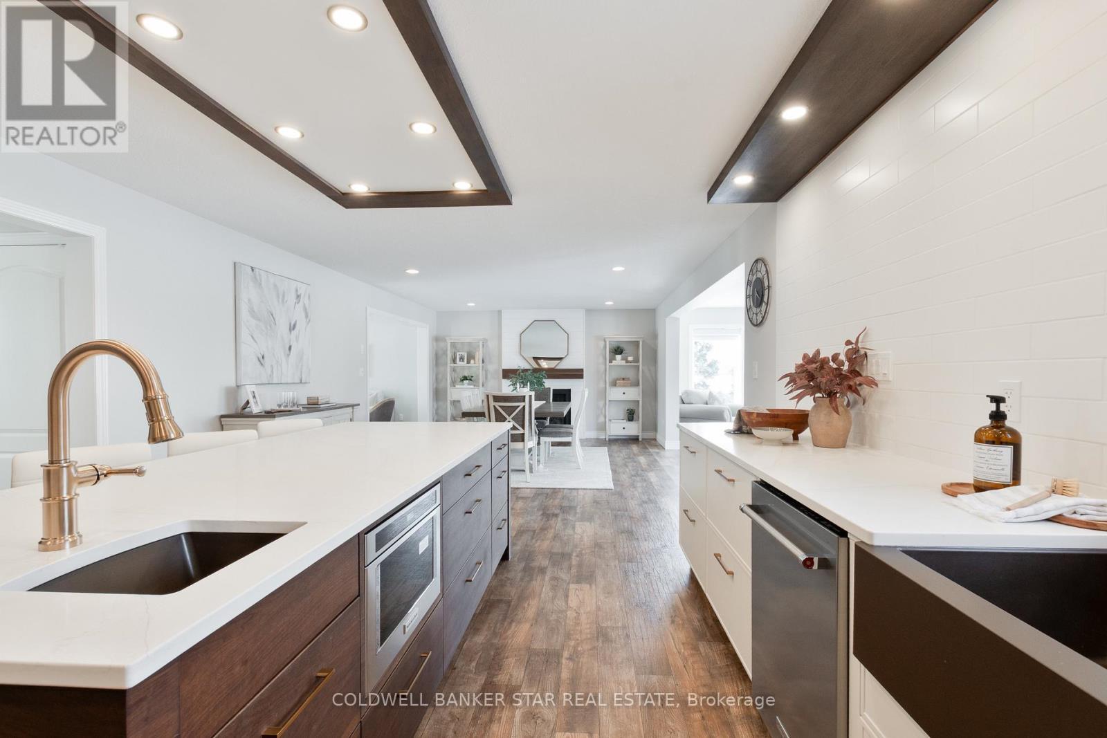 5229 Wales Crescent, Malahide (Copenhagen), ON - Indoor Photo Showing Kitchen With Upgraded Kitchen
