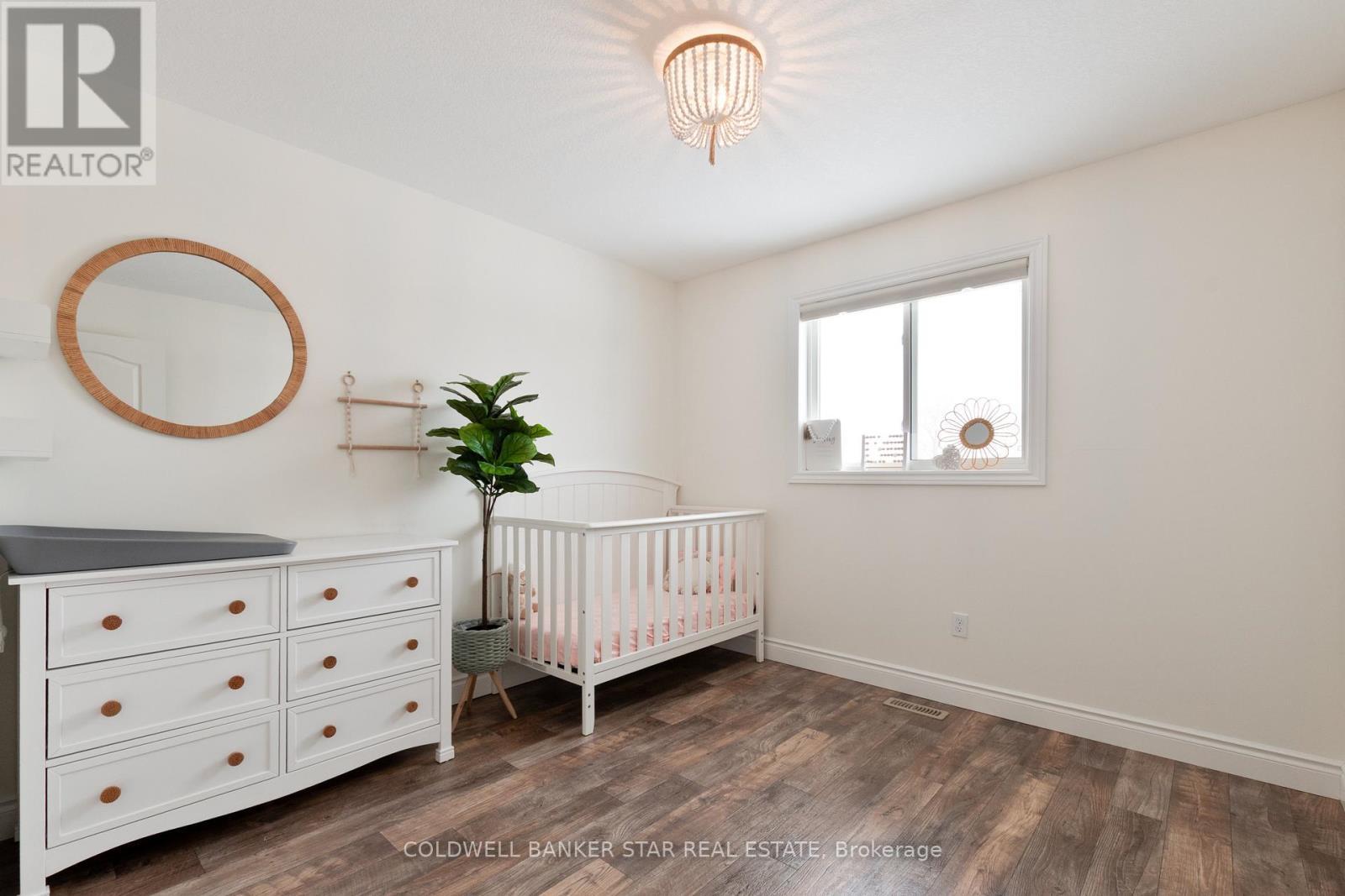 5229 Wales Crescent, Malahide (Copenhagen), ON - Indoor