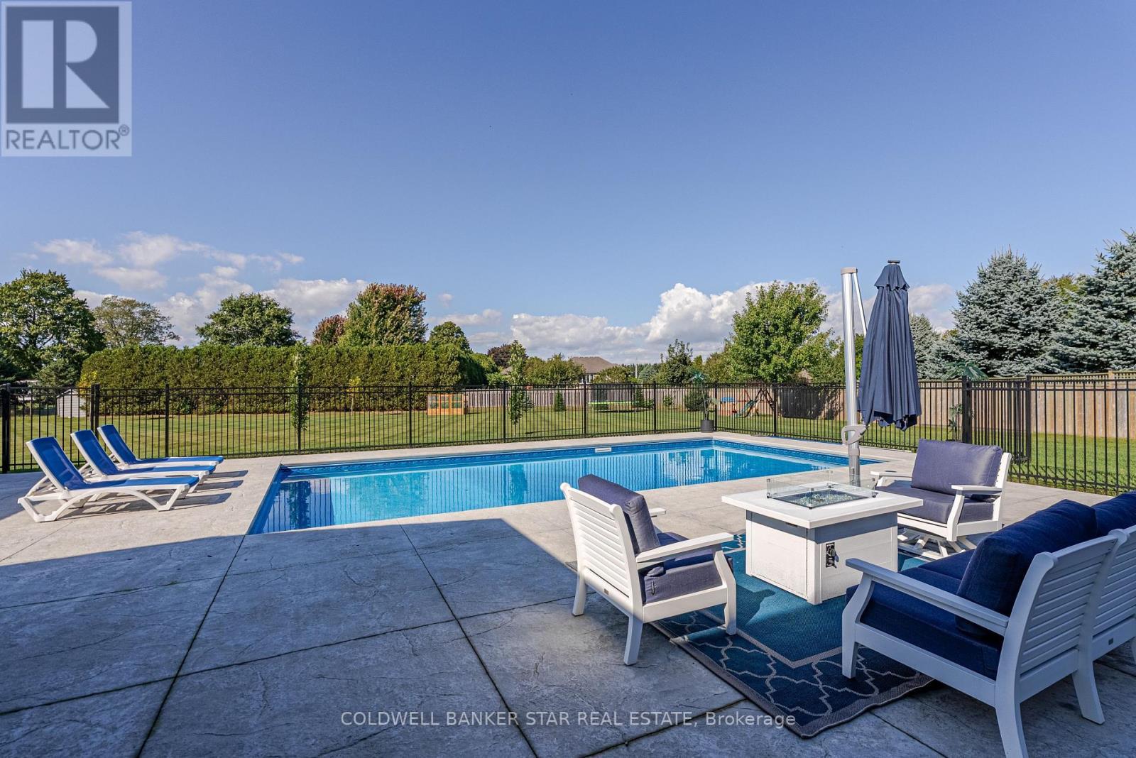 5229 Wales Crescent, Malahide (Copenhagen), ON - Outdoor With In Ground Pool With Deck Patio Veranda With Backyard