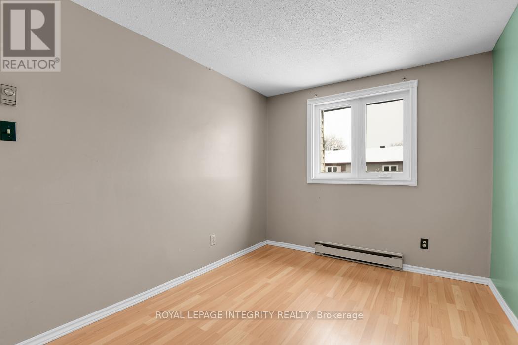 1312 Alness Court, Ottawa, ON - Indoor Photo Showing Other Room