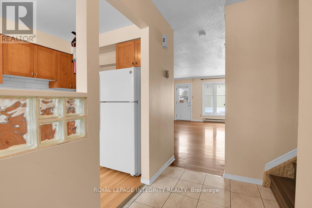 1312 Alness Court, Ottawa, ON - Indoor Photo Showing Other Room