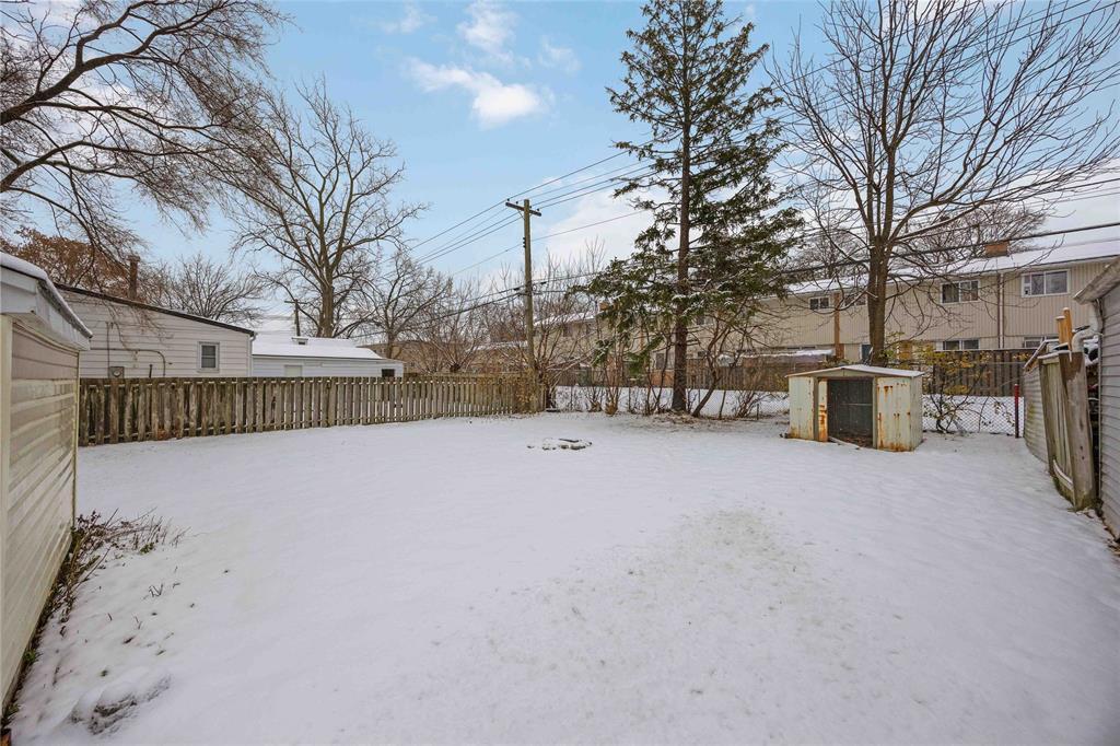 657 Cherry Drive, Sarnia, ON