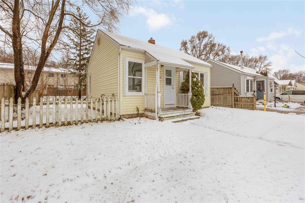 657 Cherry Drive, Sarnia, ON