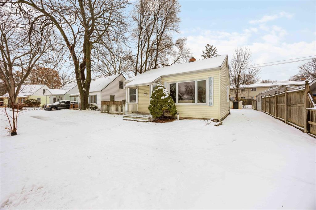 657 Cherry Drive, Sarnia, ON