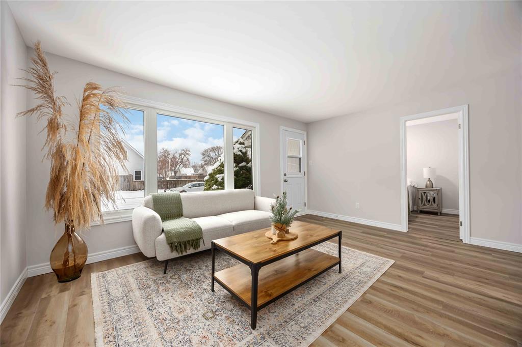 657 Cherry Drive, Sarnia, ON