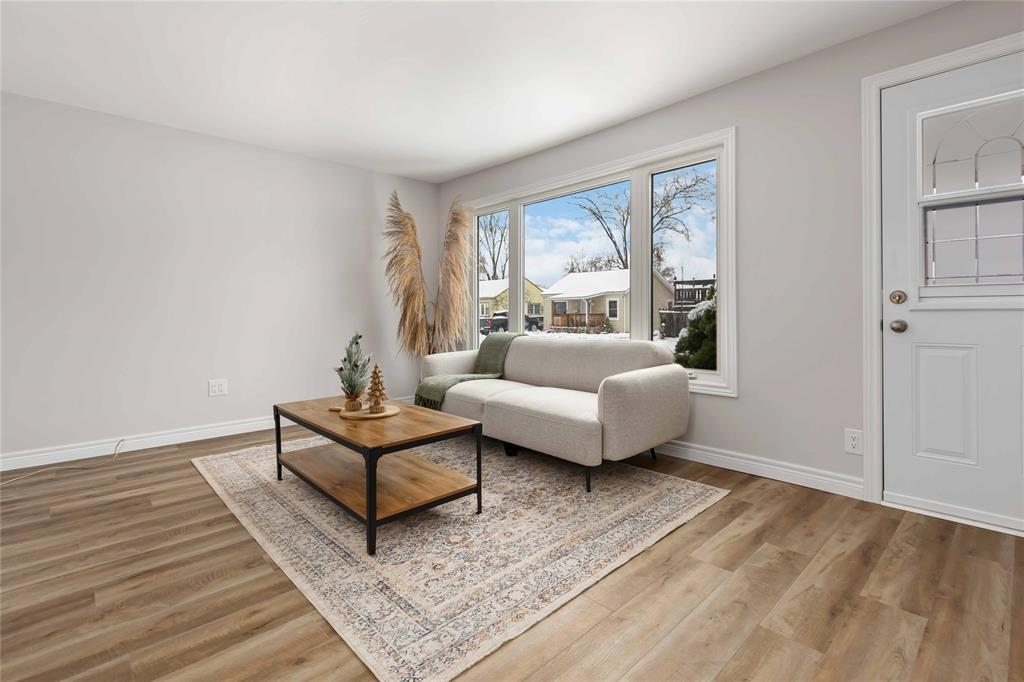 657 Cherry Drive, Sarnia, ON