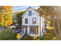 15 Veazey ST Saint Stephen, NB E3L 2E8