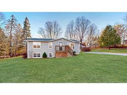 38 Greenwood CRT Hampton, NB E5N 5R5