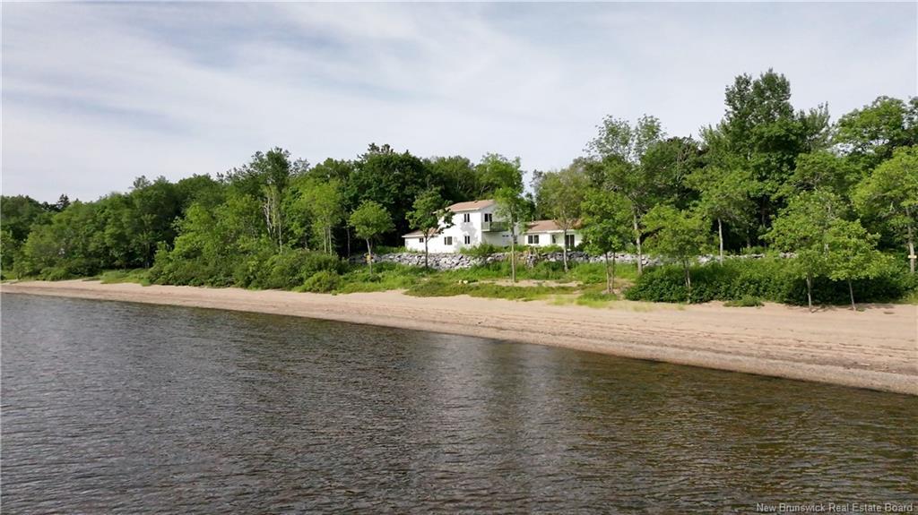 8 Tennis Court Rd, Rothesay, NB