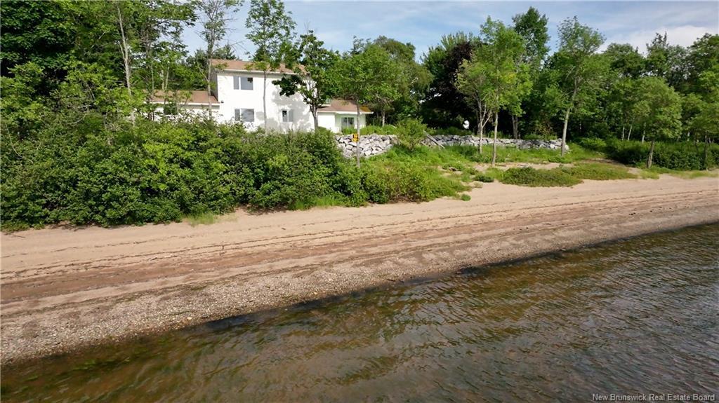 8 Tennis Court Rd, Rothesay, NB