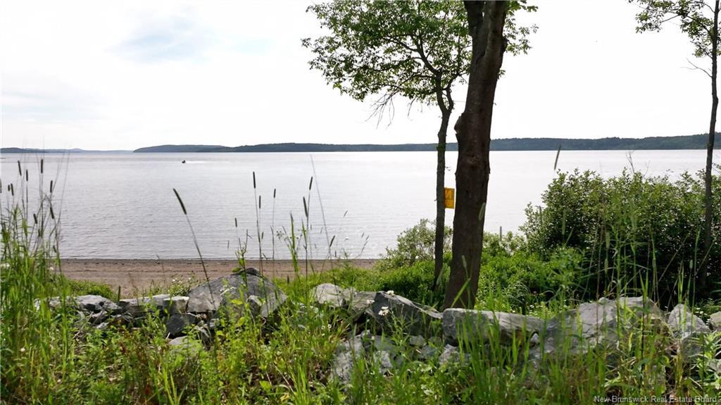 8 Tennis Court Rd, Rothesay, NB