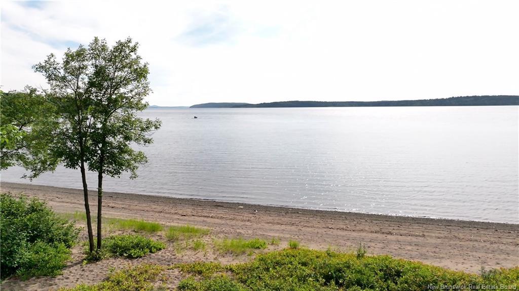 8 Tennis Court Rd, Rothesay, NB