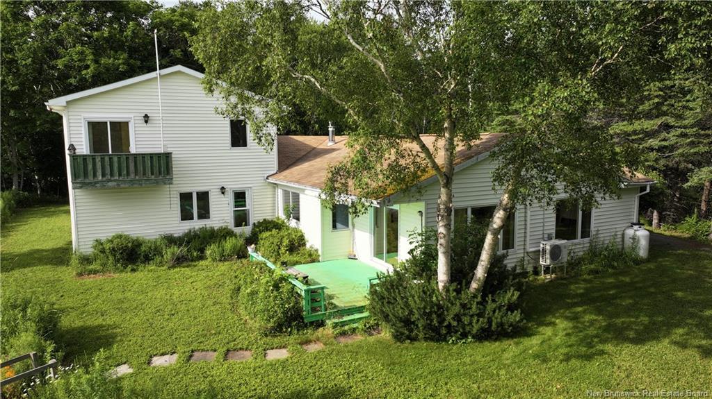 8 Tennis Court Rd, Rothesay, NB