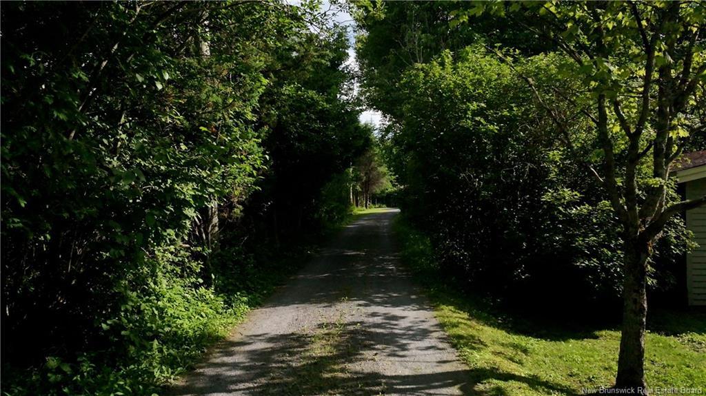 8 Tennis Court Rd, Rothesay, NB