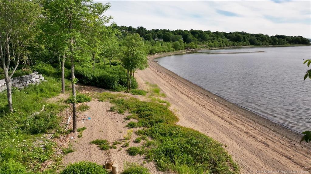 8 Tennis Court Rd, Rothesay, NB