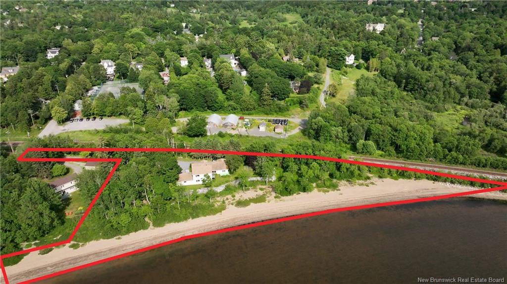 8 Tennis Court Rd, Rothesay, NB