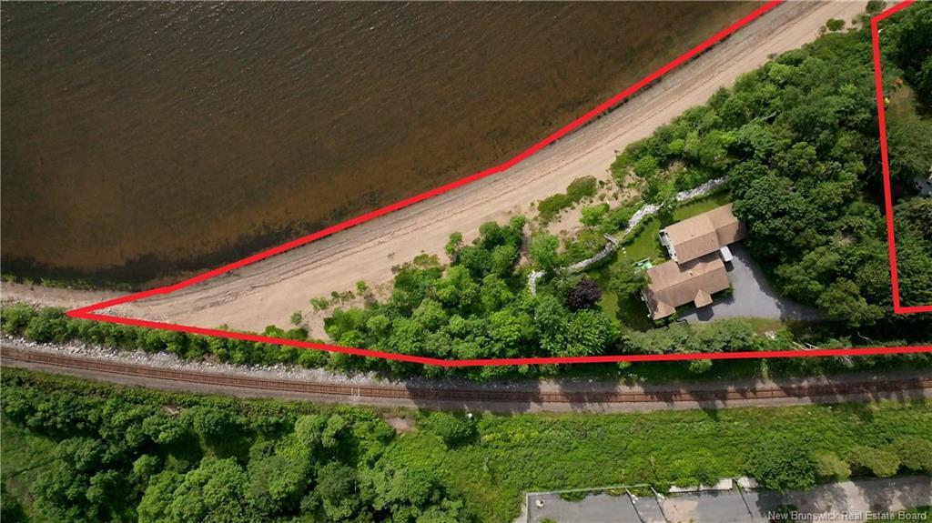 8 Tennis Court Rd, Rothesay, NB