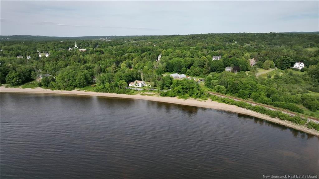 8 Tennis Court Rd, Rothesay, NB