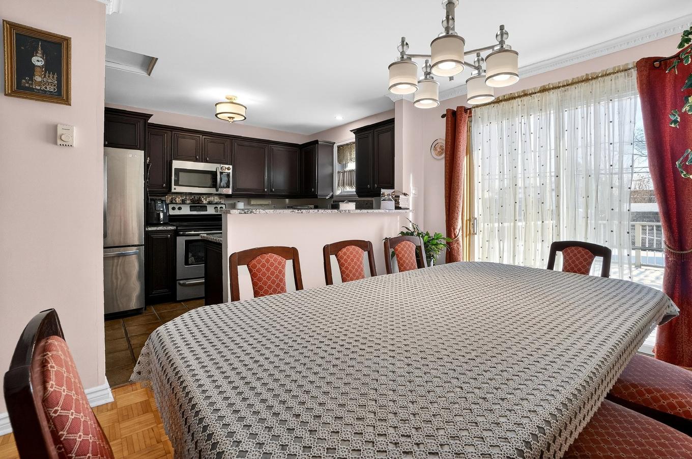 Salle à manger - 17790 Rue Antoine-Faucon, Montréal (Pierrefonds-Roxboro), QC - Indoor Photo Showing Dining Room