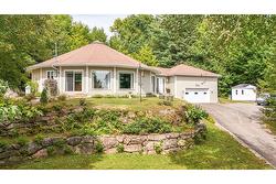 744 Rue de Fribourg Sainte-Adèle, QC J8B 2G6