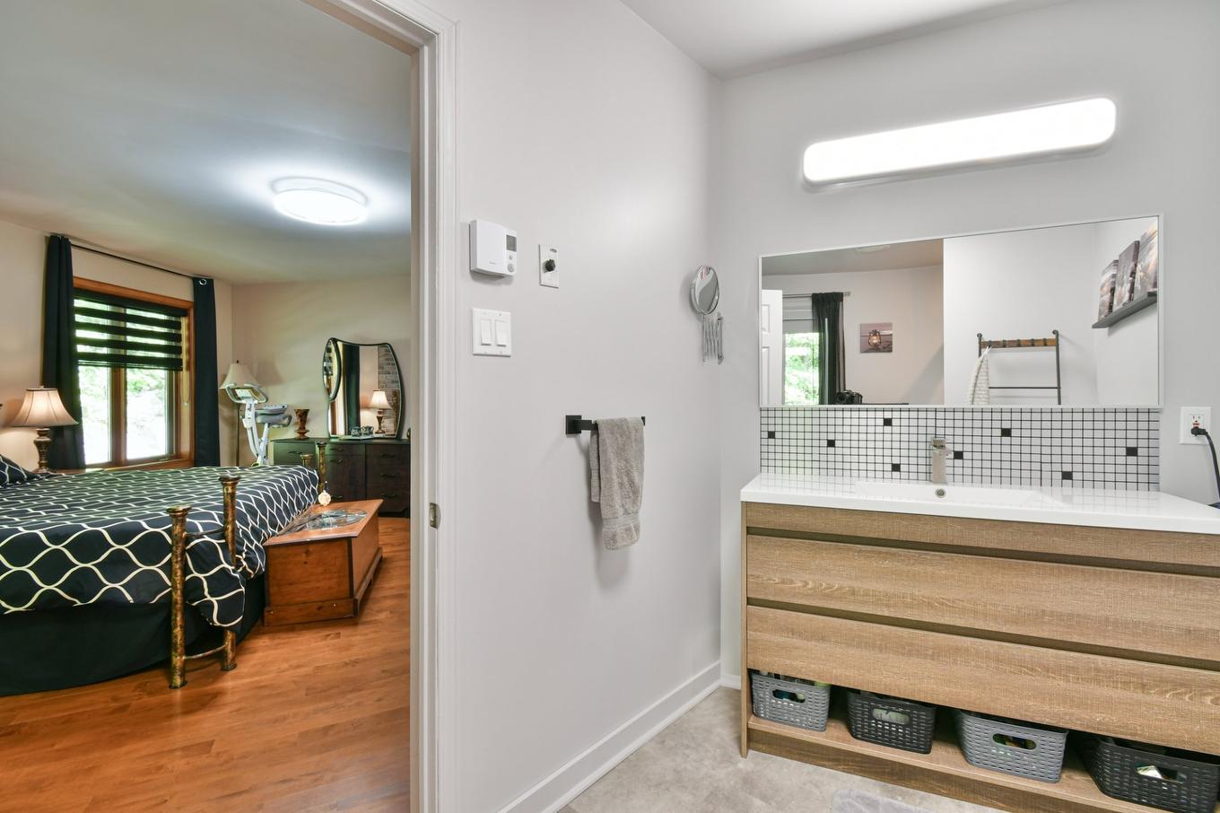 Ensuite bathroom - 744 Rue De Fribourg, Sainte-Adèle, QC - Indoor