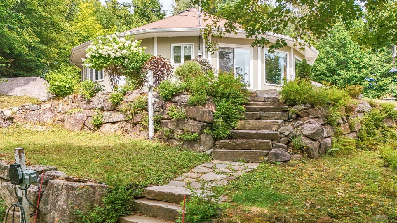 Exterior - 744 Rue De Fribourg, Sainte-Adèle, QC - Outdoor