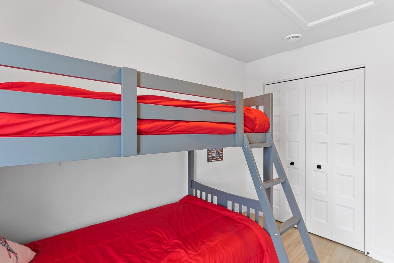 Chambre à coucher - 11 Rue Des Plaisanciers, Saint-Louis-De-Gonzague, QC - Indoor Photo Showing Bedroom