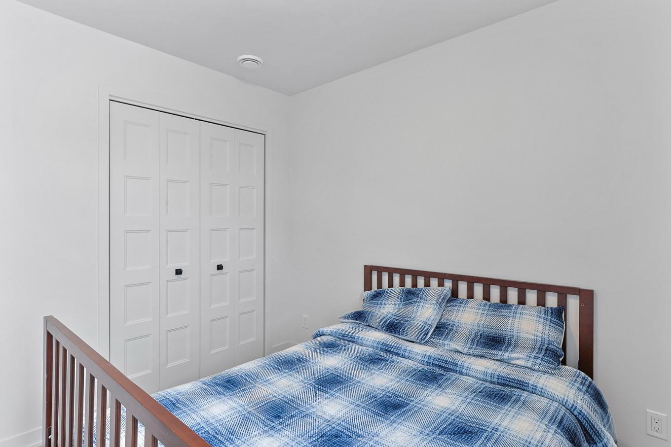 Chambre à coucher - 11 Rue Des Plaisanciers, Saint-Louis-De-Gonzague, QC - Indoor Photo Showing Bedroom