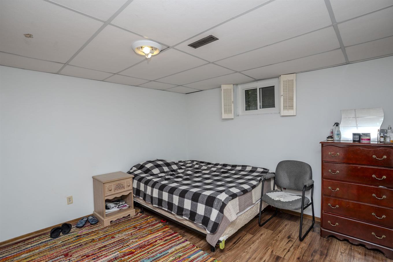807 Superior Avenue, Thunder Bay, ON - Indoor Photo Showing Bedroom